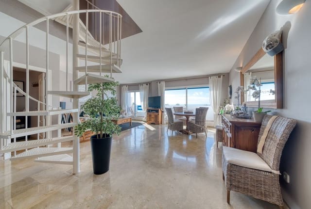 4 bedroom Apartment for sale in La Duquesa / Puerto de la Duquesa, Manilva with pool garage - € 379,995 (Ref: 9352851)