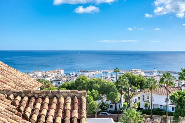 4 bedroom Apartment for sale in La Duquesa / Puerto de la Duquesa, Manilva with pool garage - € 379,995 (Ref: 9352851)