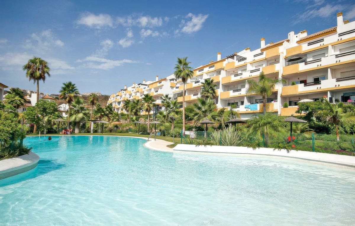 Apartamento de 2 habitaciones en La Cala de Mijas en venta con piscina garaje - 280.000 € (Ref: 9360715)