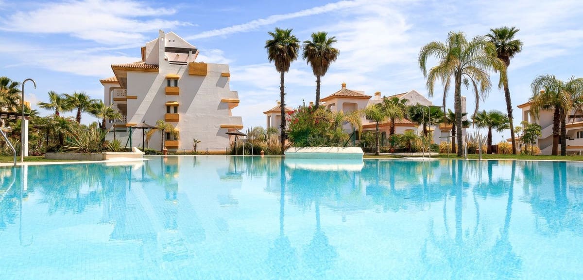 Apartamento de 2 habitaciones en La Cala de Mijas en venta con piscina garaje - 280.000 € (Ref: 9360715)