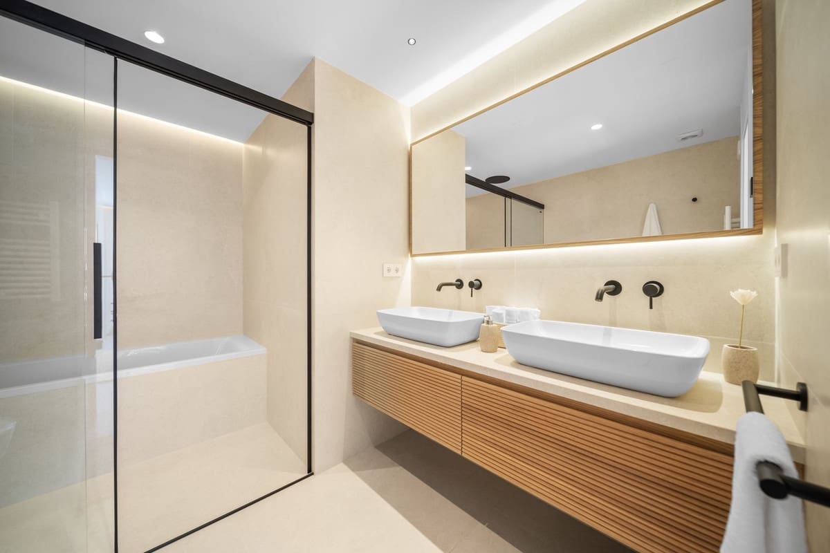 Casa de 3 habitaciones en Aloha Golf en venta con piscina garaje - 1.495.000 € (Ref: 9360958)