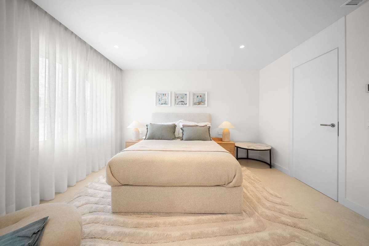 Casa de 3 habitaciones en Aloha Golf en venta con piscina garaje - 1.495.000 € (Ref: 9360958)