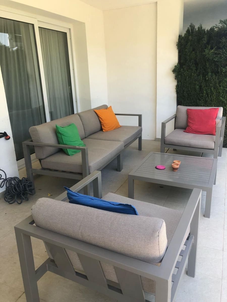 2 soverom Leilighet til leie i Nueva Andalucia med svømmebasseng garasje - € 1 800 (Ref: 9363060)