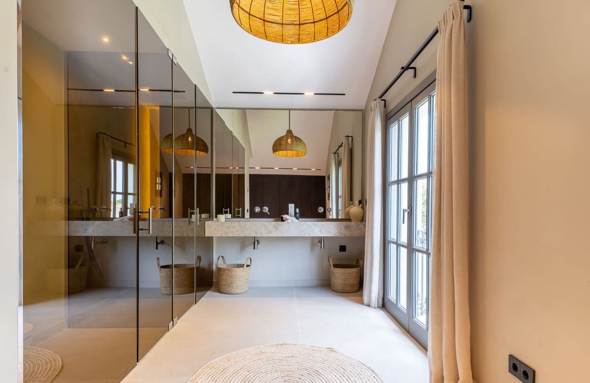 5 soveværelse Villa til salg i New Golden Mile med swimmingpool garage - € 3.495.000 (Ref: 9363061)