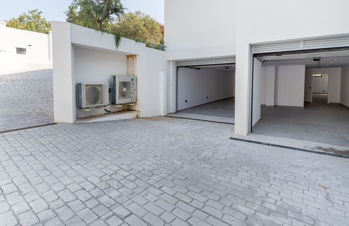 5 soveværelse Villa til salg i New Golden Mile med swimmingpool garage - € 3.495.000 (Ref: 9363061)