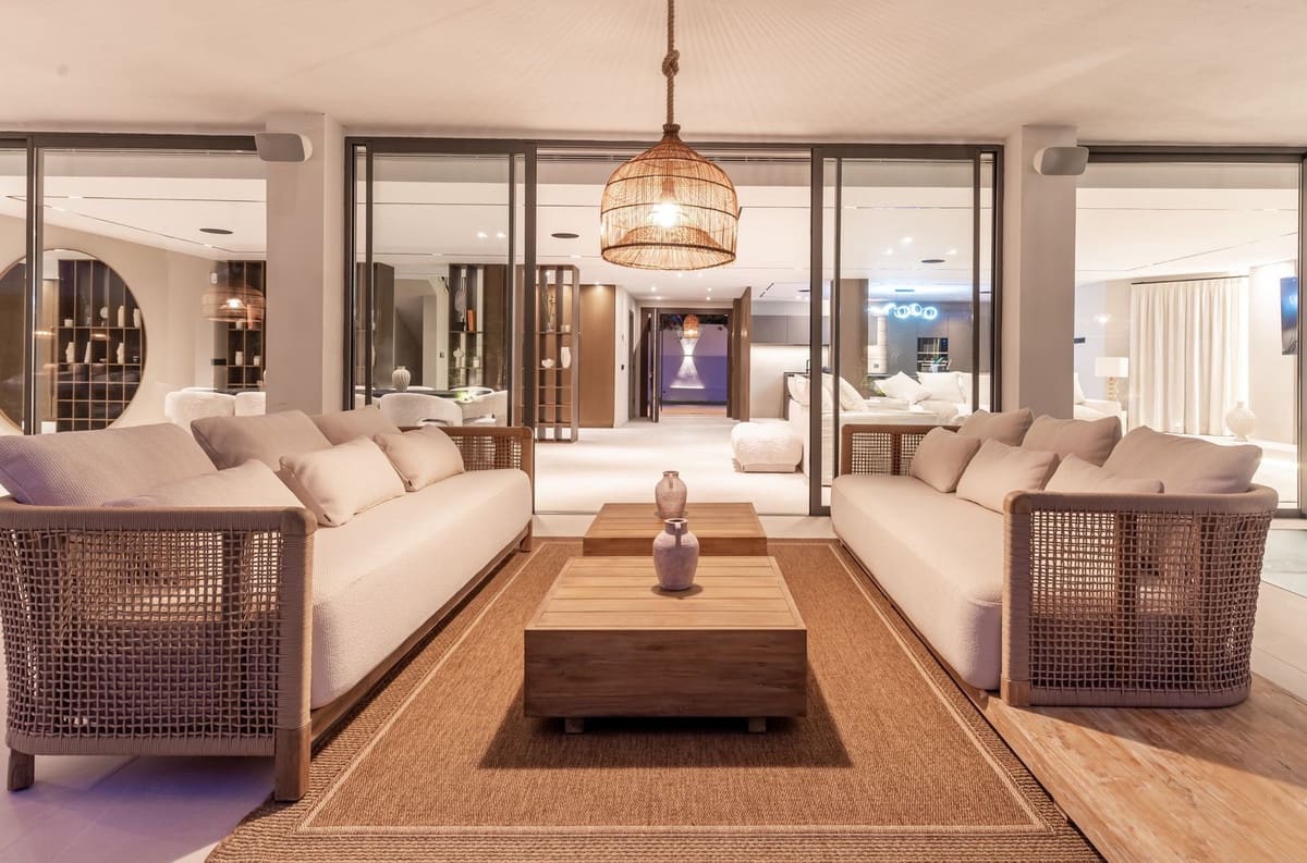 5 soveværelse Villa til salg i New Golden Mile med swimmingpool garage - € 3.495.000 (Ref: 9363061)