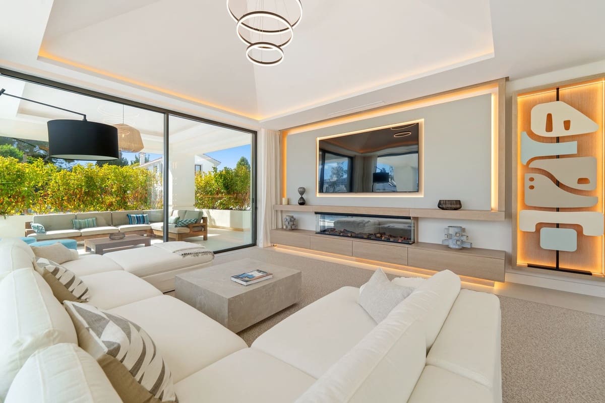 5 bedroom Villa for sale in San Pedro de Alcantara with pool garage - € 4,580,000 (Ref: 9363263)