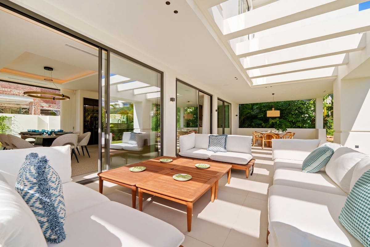 5 bedroom Villa for sale in San Pedro de Alcantara with pool garage - € 4,580,000 (Ref: 9363263)