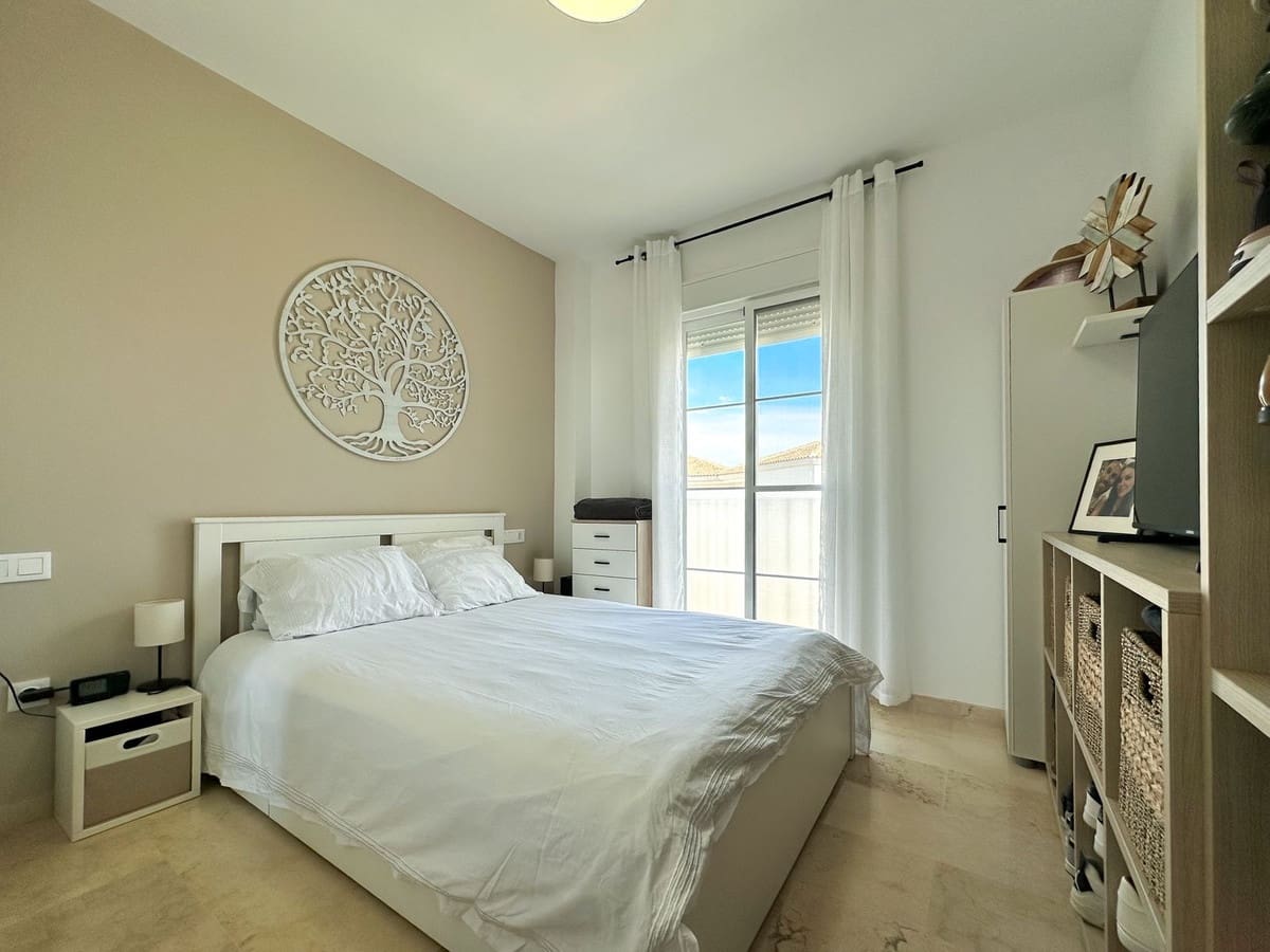 2 camera da letto Appartamento in vendita in La Duquesa / Puerto de la Duquesa con piscina garage - 219.000 € (Rif: 9363375)