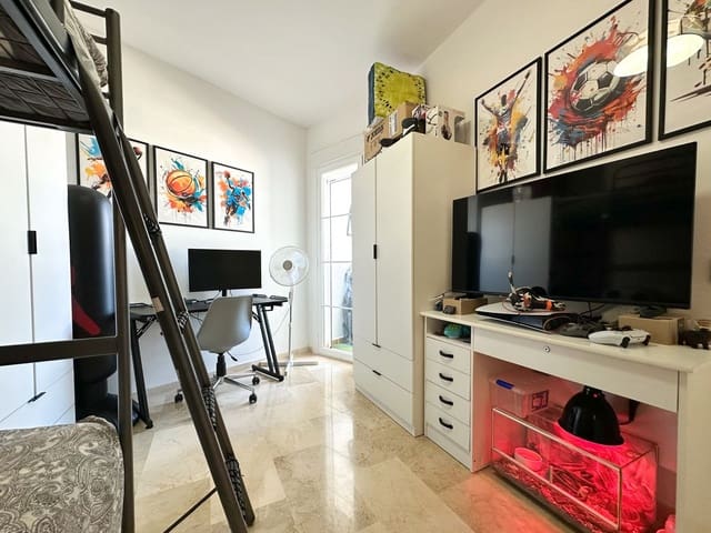 2 camera da letto Appartamento in vendita in La Duquesa / Puerto de la Duquesa, Manilva con piscina garage - 219.000 € (Rif: 9363375)