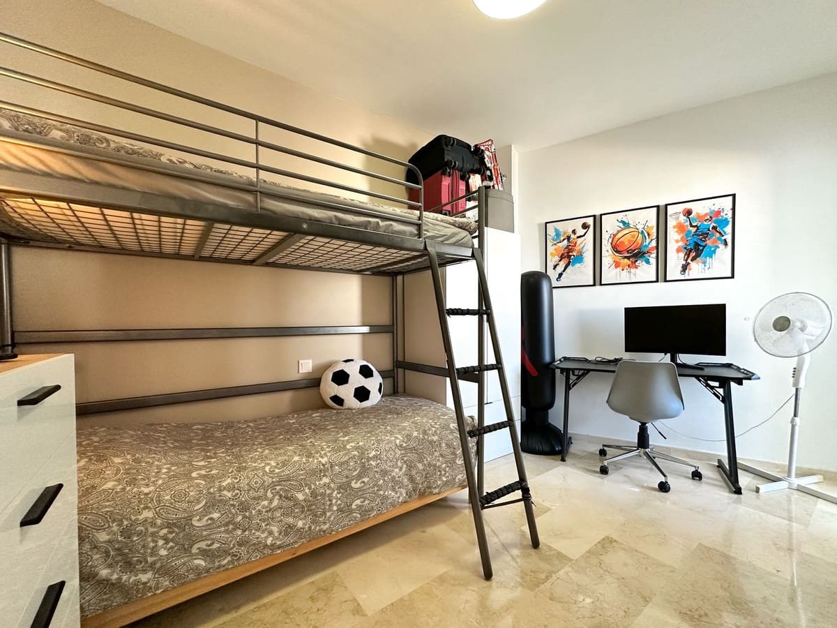 2 camera da letto Appartamento in vendita in La Duquesa / Puerto de la Duquesa con piscina garage - 219.000 € (Rif: 9363375)