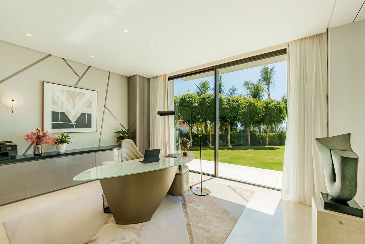 8 quarto Moradia para venda em Benahavis com piscina garagem - 19 850 000 € (Ref: 9372350)