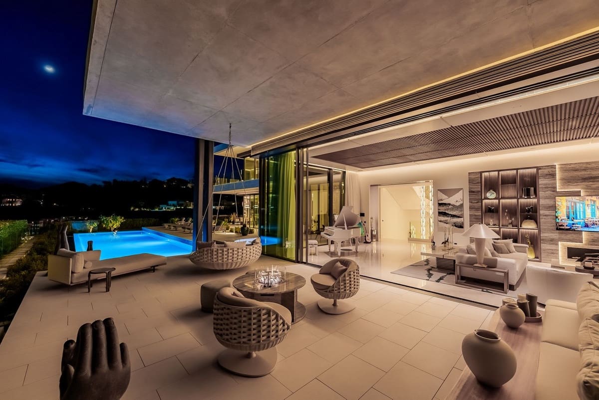 8 quarto Moradia para venda em Benahavis com piscina garagem - 19 850 000 € (Ref: 9372350)