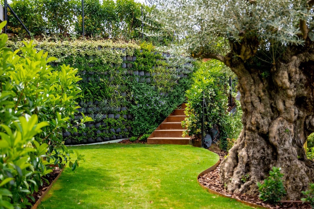 8 quarto Moradia para venda em Benahavis com piscina garagem - 19 850 000 € (Ref: 9372350)