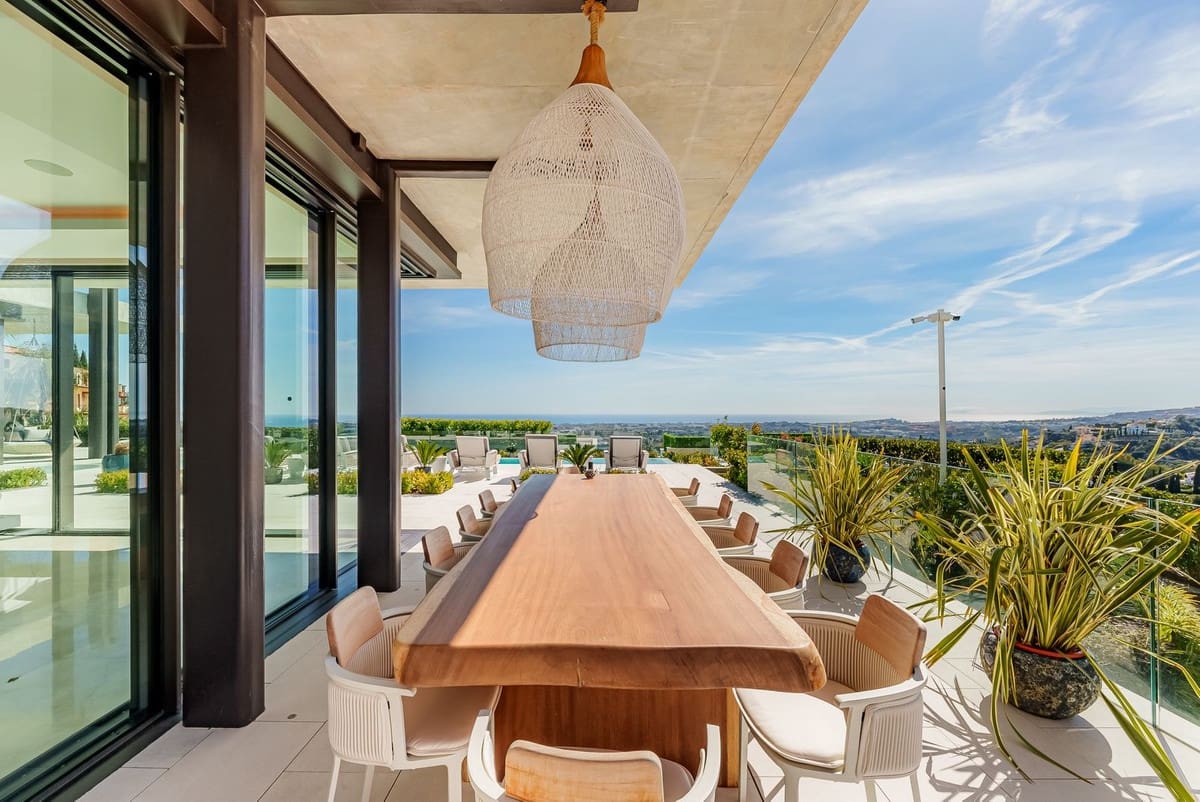 8 soverom Villa til salgs i Benahavis med svømmebasseng garasje - € 19 850 000 (Ref: 9372350)