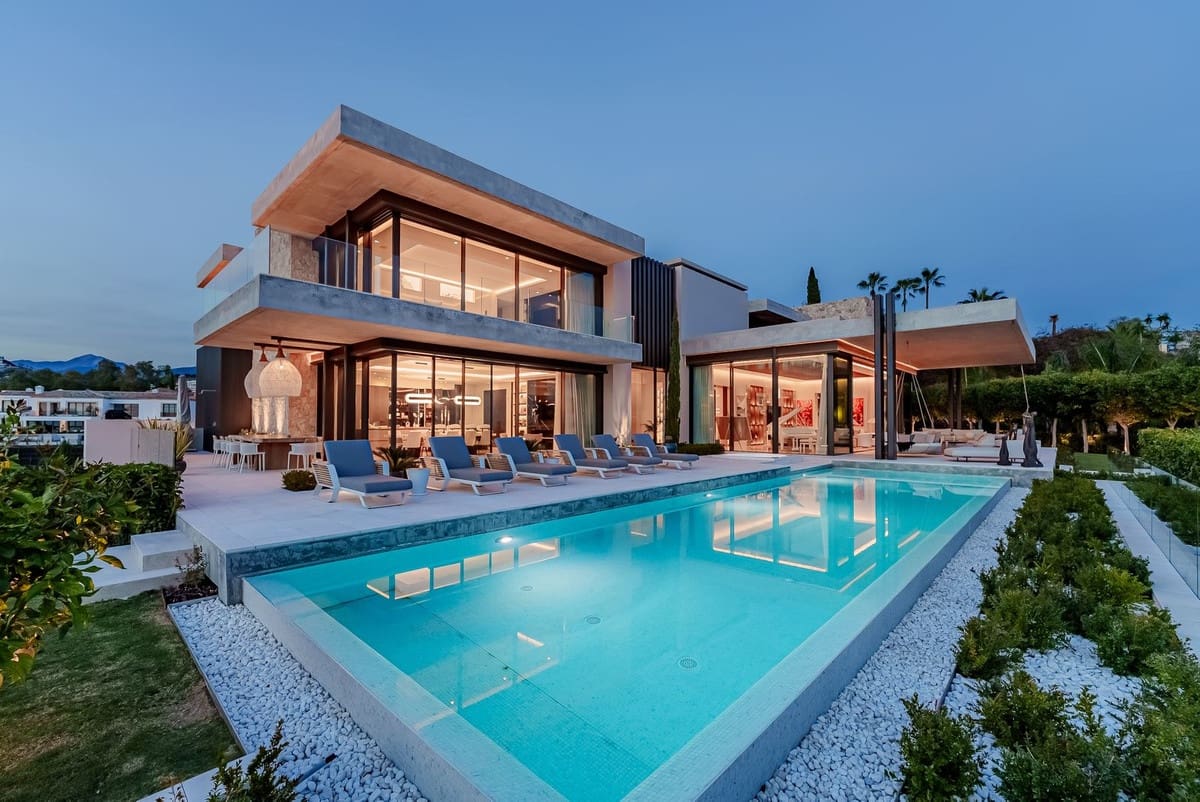 8 Zimmer Villa zu verkaufen in Benahavis mit Pool Garage - 19.850.000 € (Ref: 9372350)