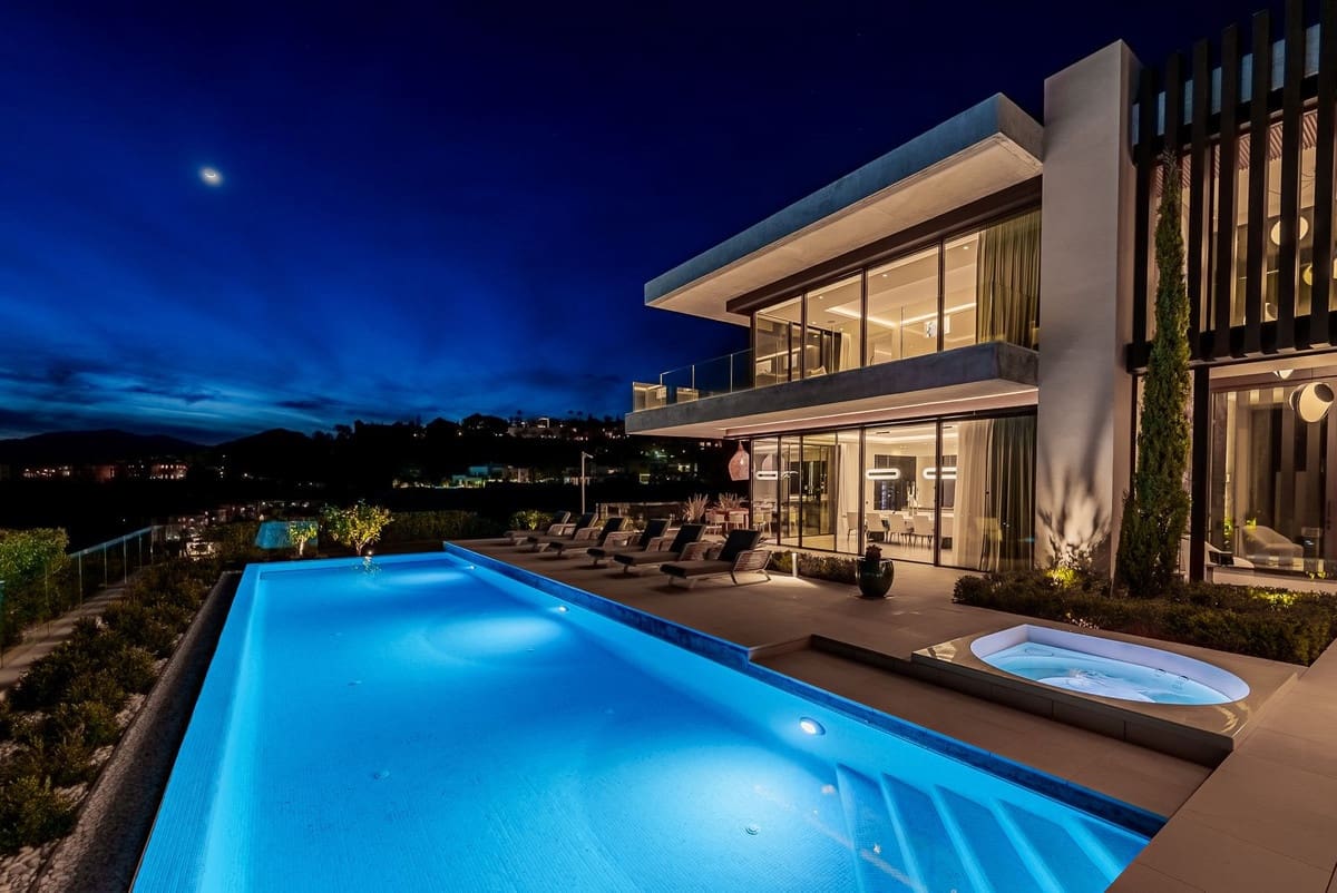 8 Zimmer Villa zu verkaufen in Benahavis mit Pool Garage - 19.850.000 € (Ref: 9372350)