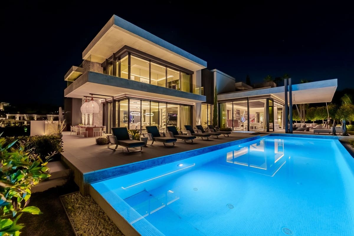 8 Zimmer Villa zu verkaufen in Benahavis mit Pool Garage - 19.850.000 € (Ref: 9372350)
