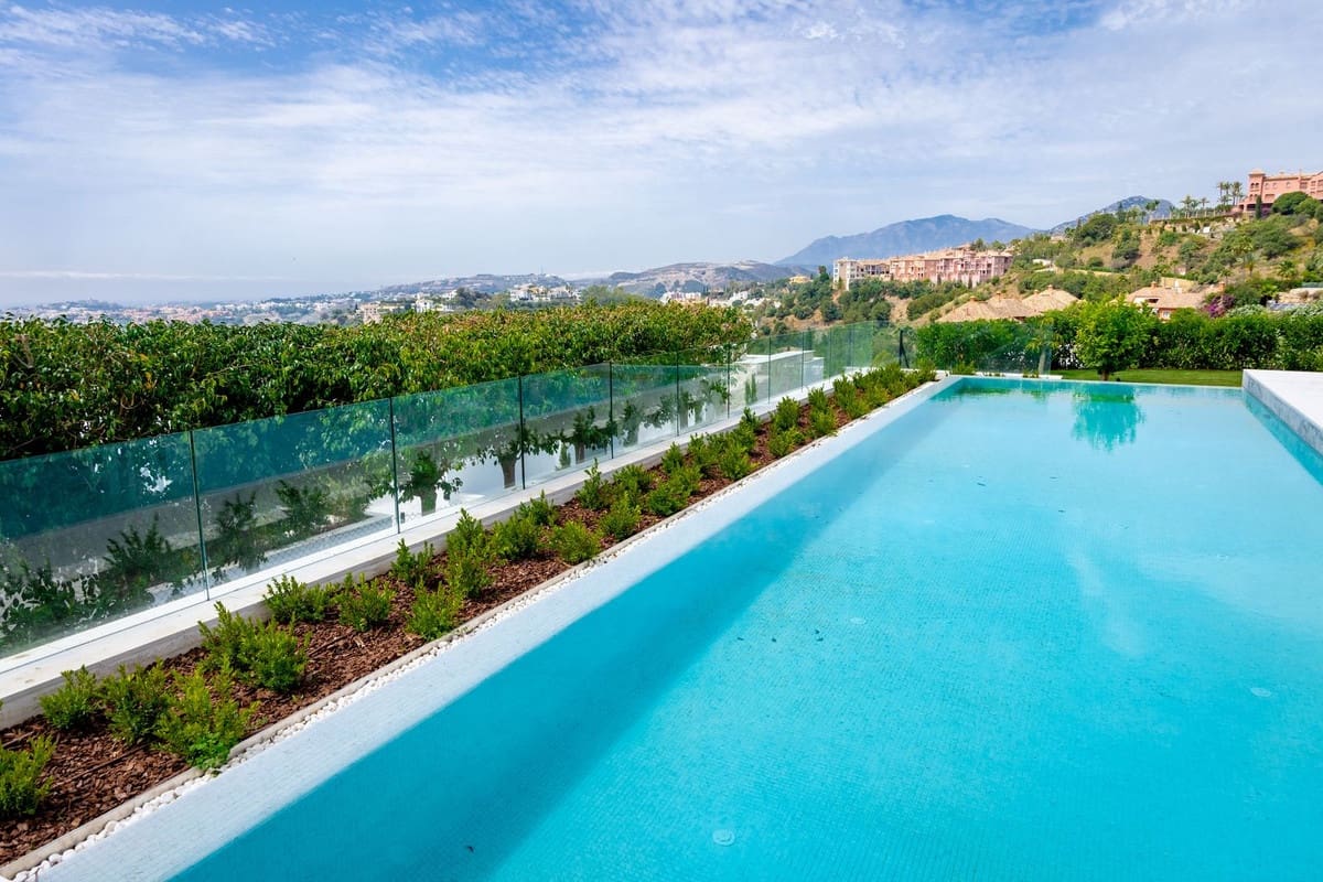 8 Zimmer Villa zu verkaufen in Benahavis mit Pool Garage - 19.850.000 € (Ref: 9372350)