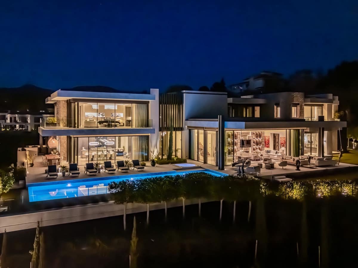 8 Zimmer Villa zu verkaufen in Benahavis mit Pool Garage - 19.850.000 € (Ref: 9372350)