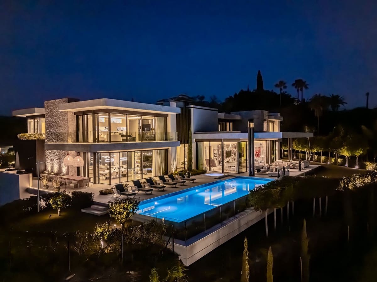 8 Zimmer Villa zu verkaufen in Benahavis mit Pool Garage - 19.850.000 € (Ref: 9372350)