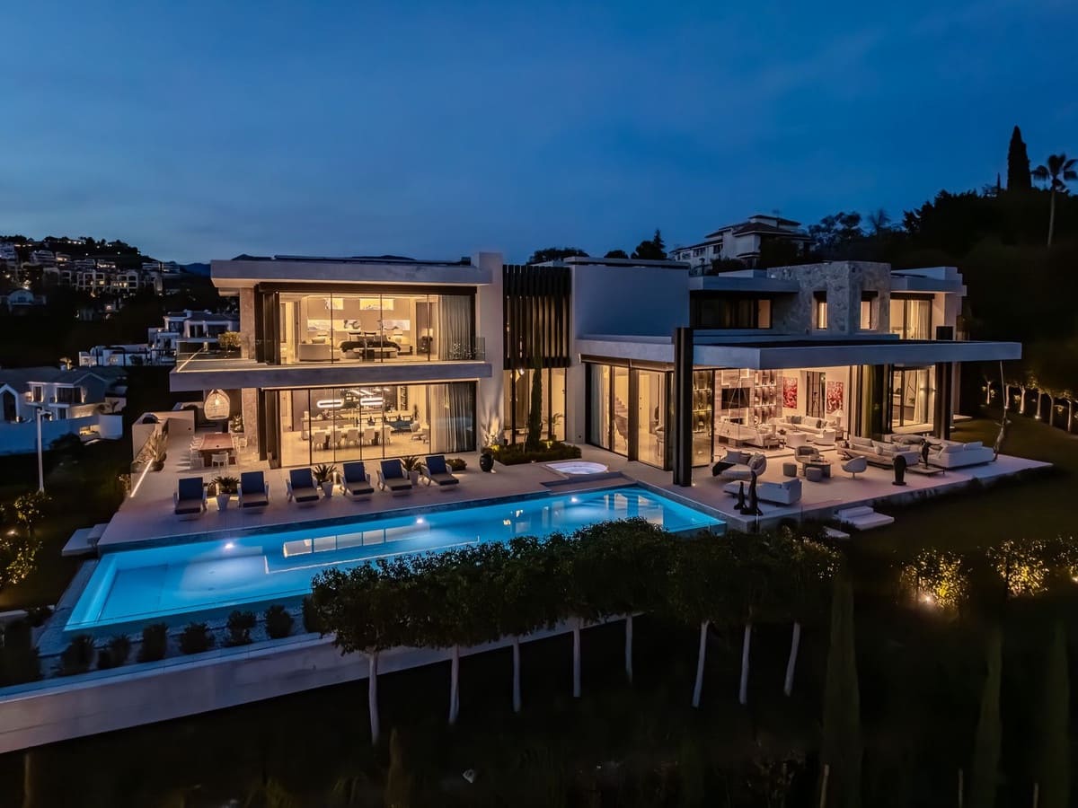 8 Zimmer Villa zu verkaufen in Benahavis mit Pool Garage - 19.850.000 € (Ref: 9372350)