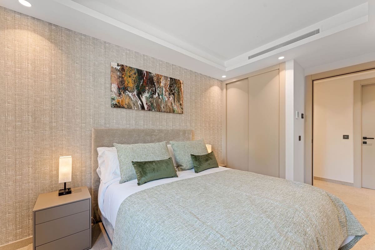 5 makuuhuone Huvila myytävänä paikassa Marbella mukana uima-altaan 
autotalli - 4 950 000 € (Ref: 9374214)