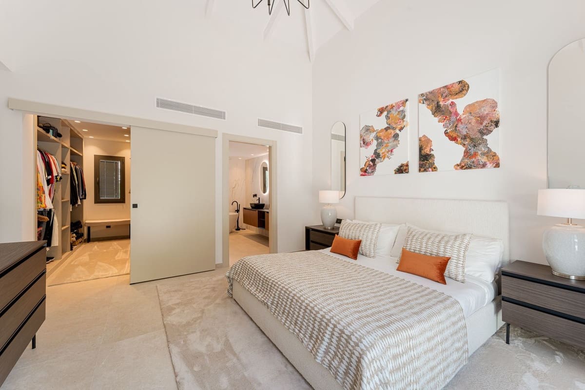 5 makuuhuone Huvila myytävänä paikassa Marbella mukana uima-altaan 
autotalli - 4 950 000 € (Ref: 9374214)