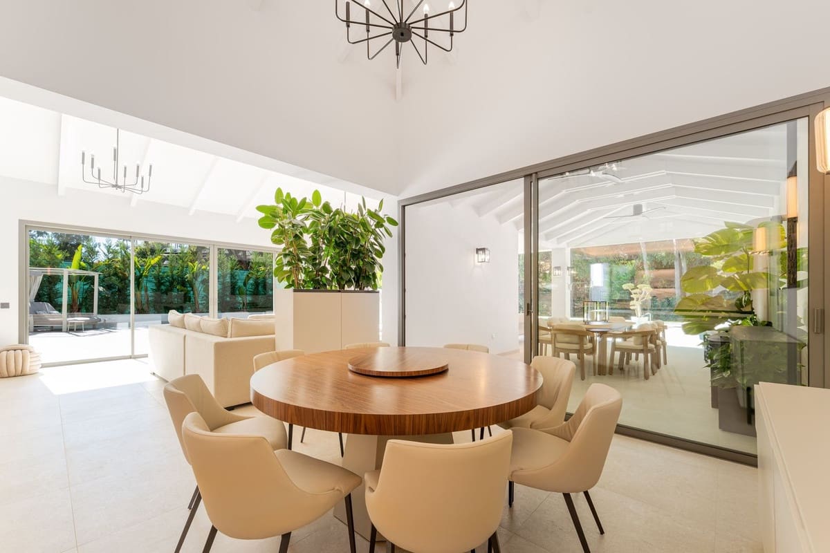 5 bedroom Villa for sale in Marbella with pool garage - € 4,950,000 (Ref: 9374214)