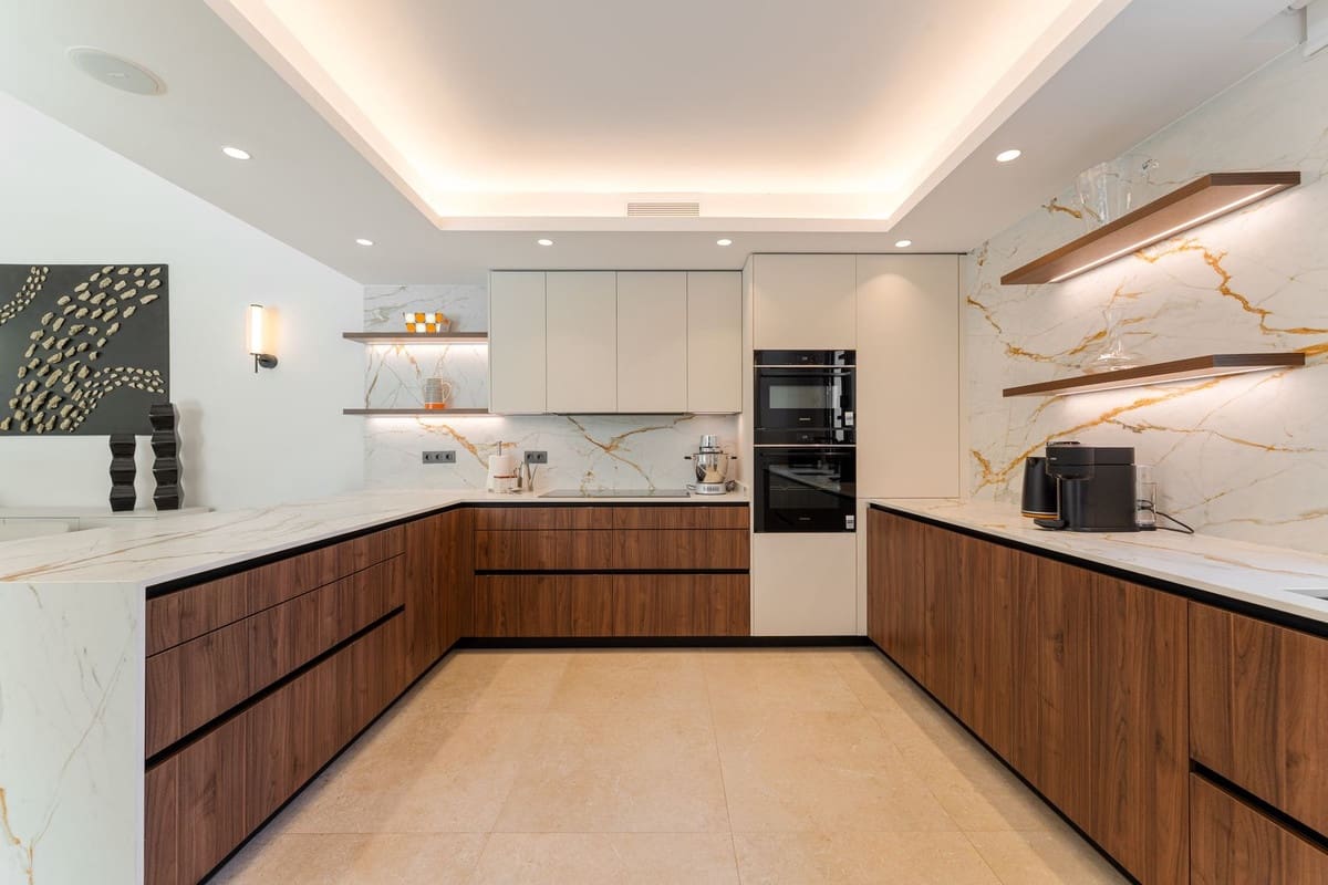 5 bedroom Villa for sale in Marbella with pool garage - € 4,950,000 (Ref: 9374214)