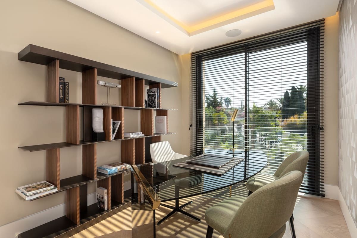 5 makuuhuone Huvila myytävänä paikassa Marbella mukana uima-altaan 
autotalli - 14 995 000 € (Ref: 9374215)