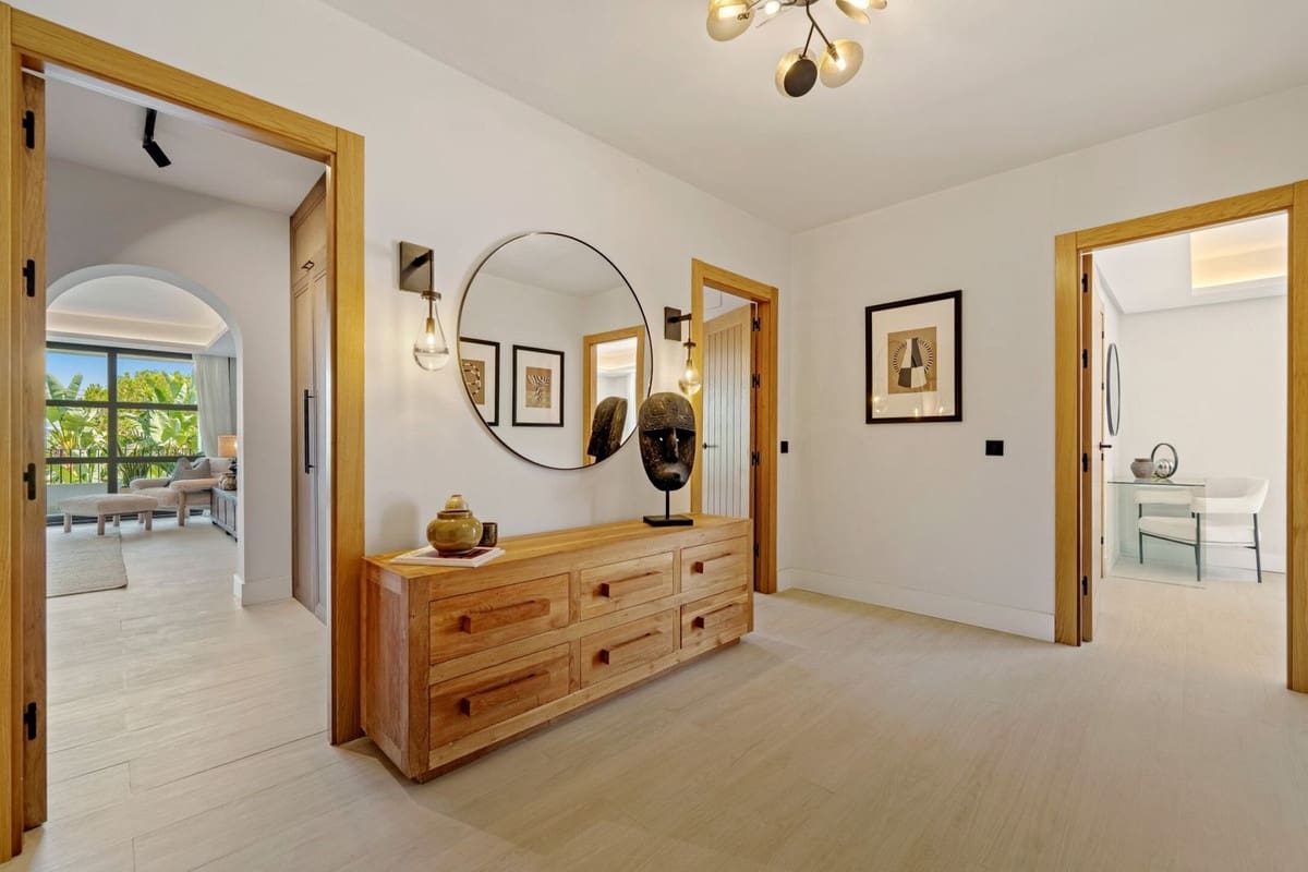 6 sypialnia Willa na sprzedaż w Marbella z basenem garażem - 11 950 000 € (Ref: 9376431)