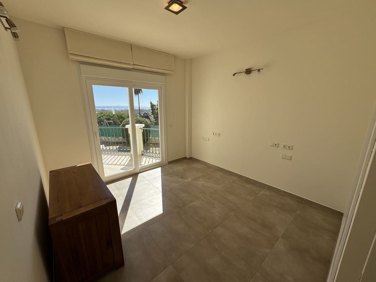 5 slaapkamer Villa te koop in Estepona met zwembad garage - € 1.495.000 (Ref: 9378321)