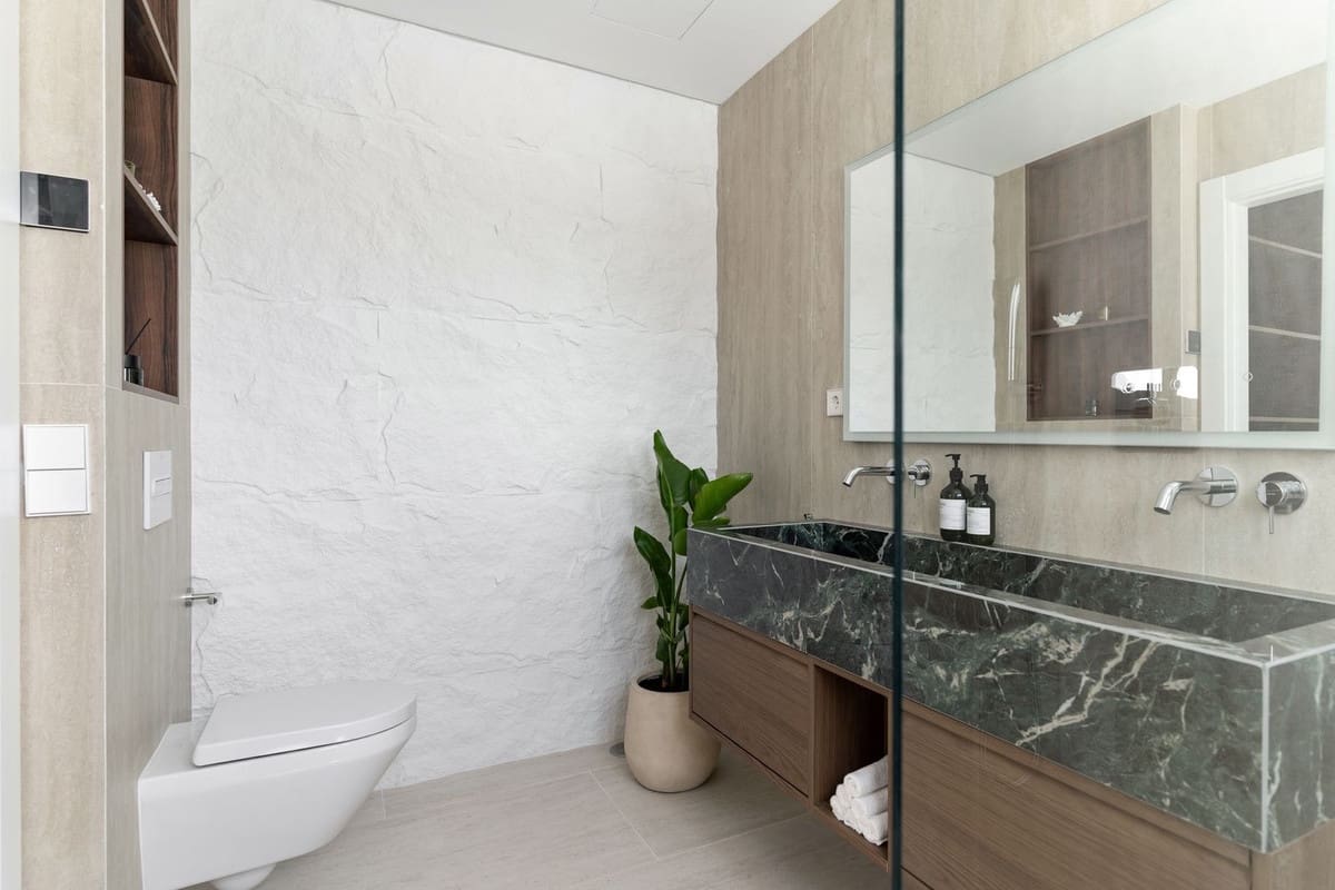 3 bedroom Apartment for sale in Marbella with pool garage - € 1,795,000 (Ref: 9378414)