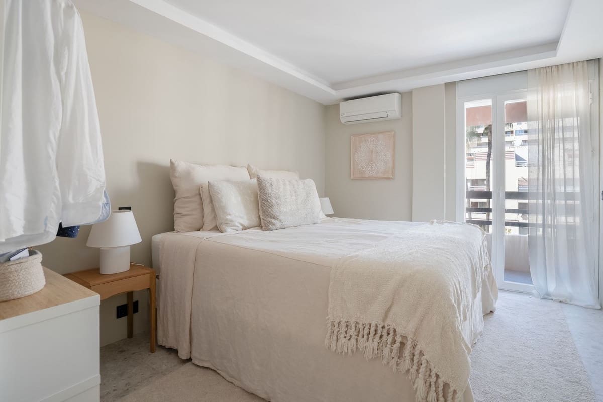 3 soverom Penthouse til salgs i Bahia de Marbella med svømmebasseng garasje - € 1 695 000 (Ref: 9379756)