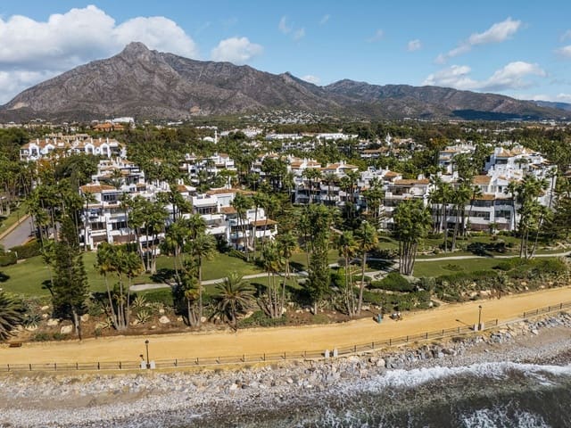 Apartamento de 3 habitaciones en Marbella en venta con piscina garaje - 4.650.000 € (Ref: 9379975)