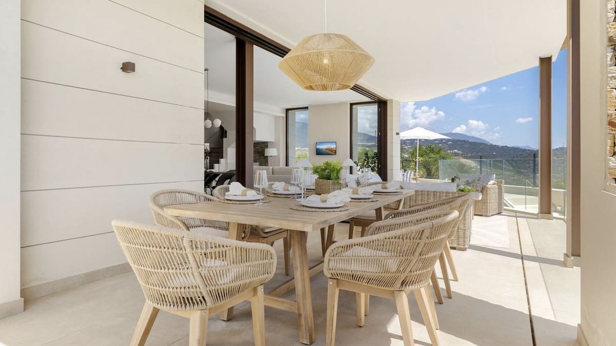 Chalet de 4 habitaciones en Benahavís en venta con piscina garaje - 1.850.000 € (Ref: 9384030)