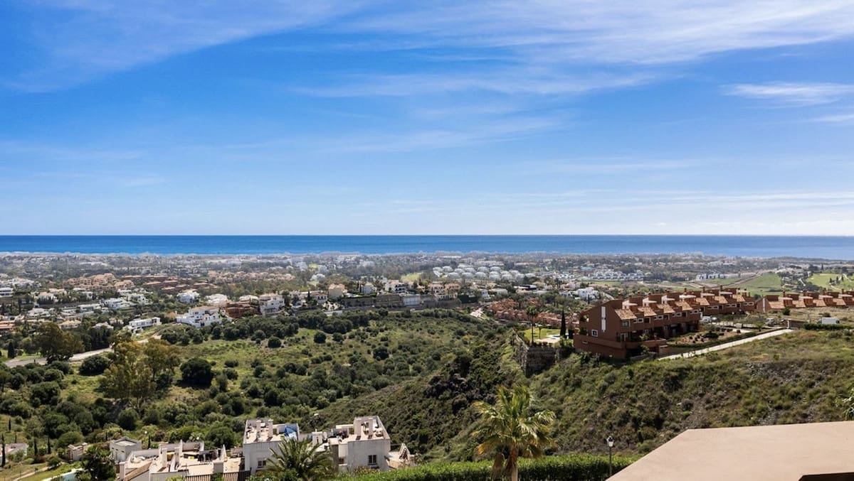 Chalet de 4 habitaciones en Benahavís en venta con piscina garaje - 1.850.000 € (Ref: 9384030)