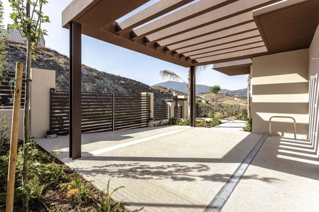 Chalet de 4 habitaciones en Benahavís en venta con piscina garaje - 1.850.000 € (Ref: 9384030)