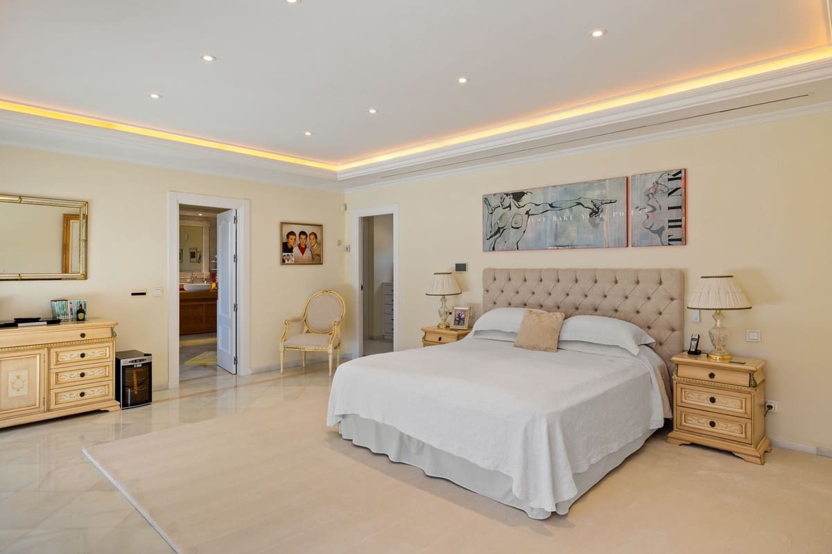 6 bedroom Villa for sale in Marbella with pool garage - € 6,900,000 (Ref: 9384031)