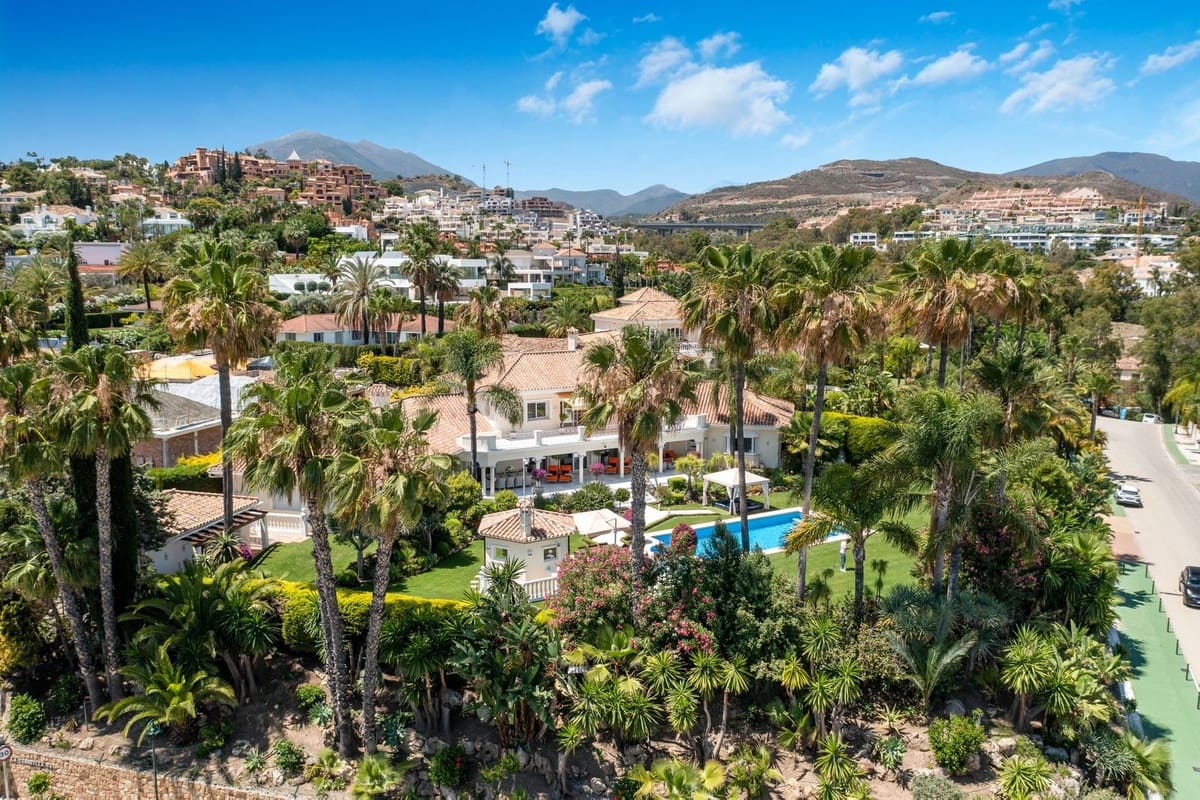 6 bedroom Villa for sale in Marbella with pool garage - € 6,900,000 (Ref: 9384031)