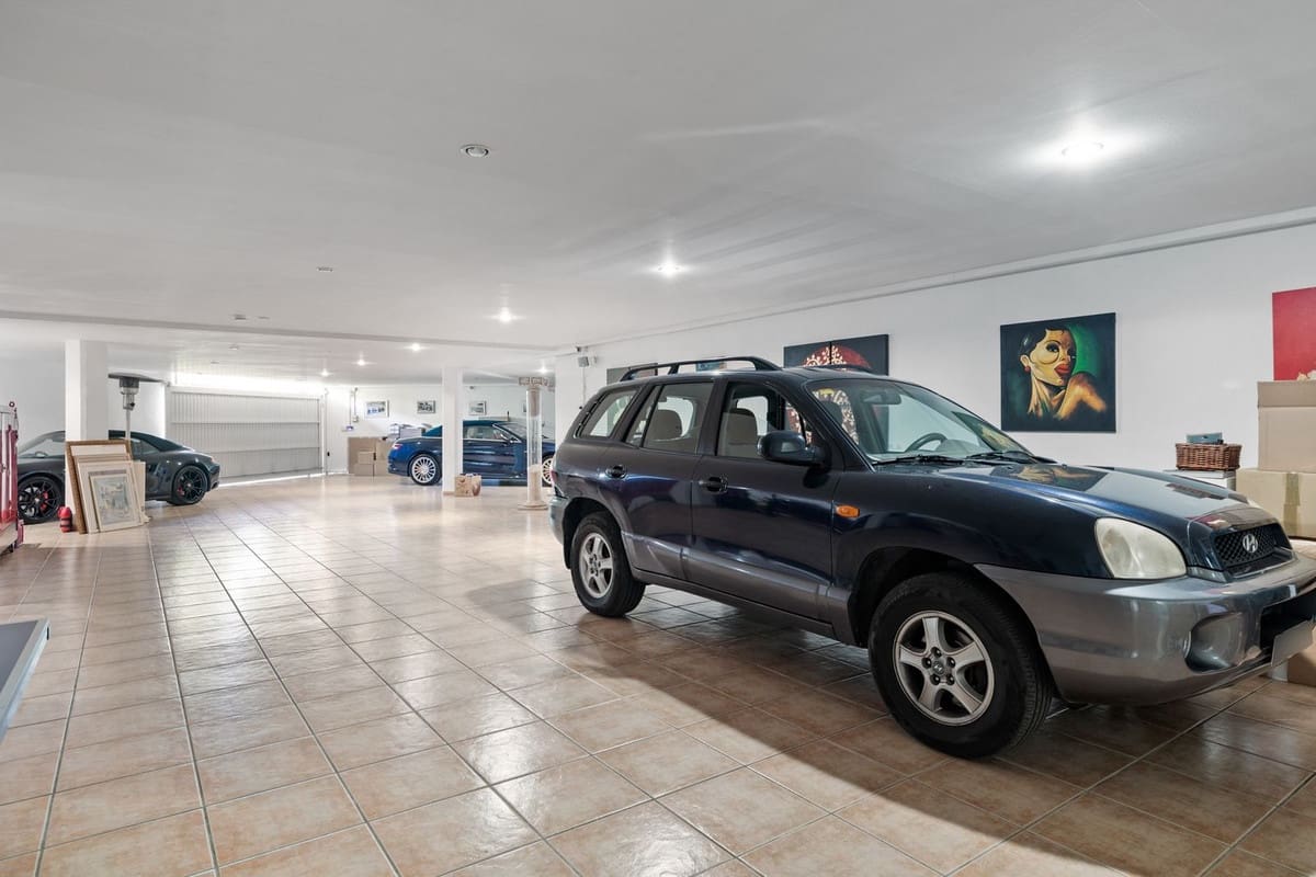6 soveværelse Villa til salg i Marbella med swimmingpool garage - € 6.900.000 (Ref: 9384031)