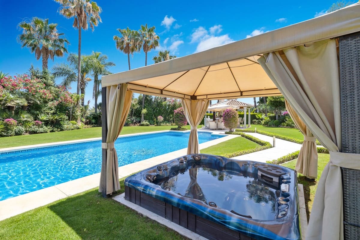 6 soveværelse Villa til salg i Marbella med swimmingpool garage - € 6.900.000 (Ref: 9384031)