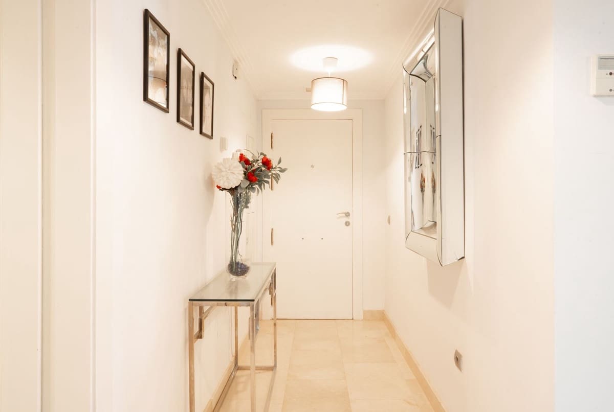 3 quarto Apartamento para venda em Benahavis com piscina garagem - 630 000 € (Ref: 9386395)