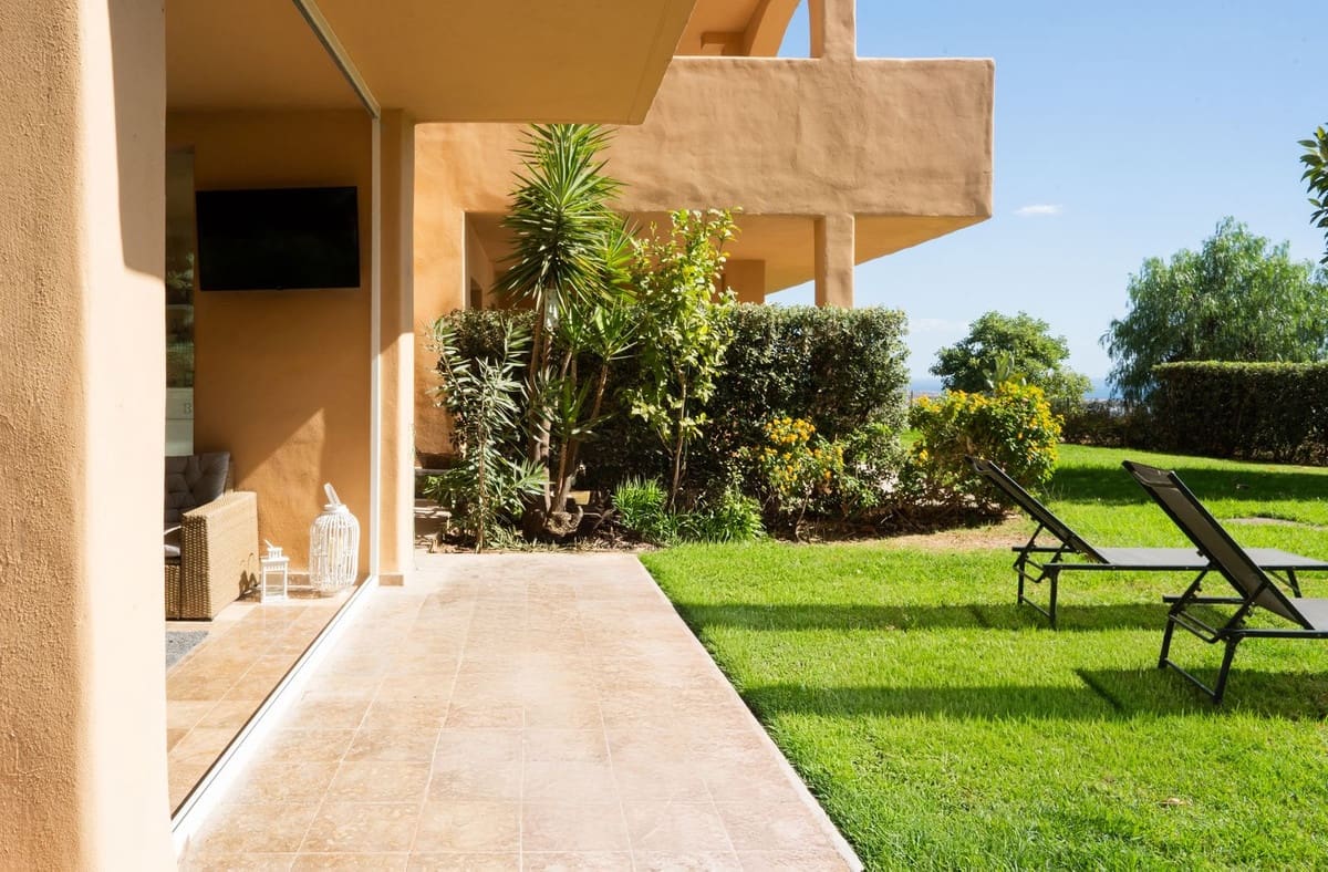 3 quarto Apartamento para venda em Benahavis com piscina garagem - 630 000 € (Ref: 9386395)