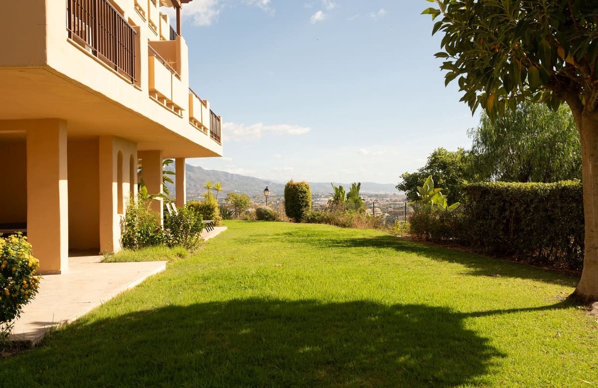 3 bedroom Apartment for sale in Benahavis with pool garage - € 630,000 (Ref: 9386395)