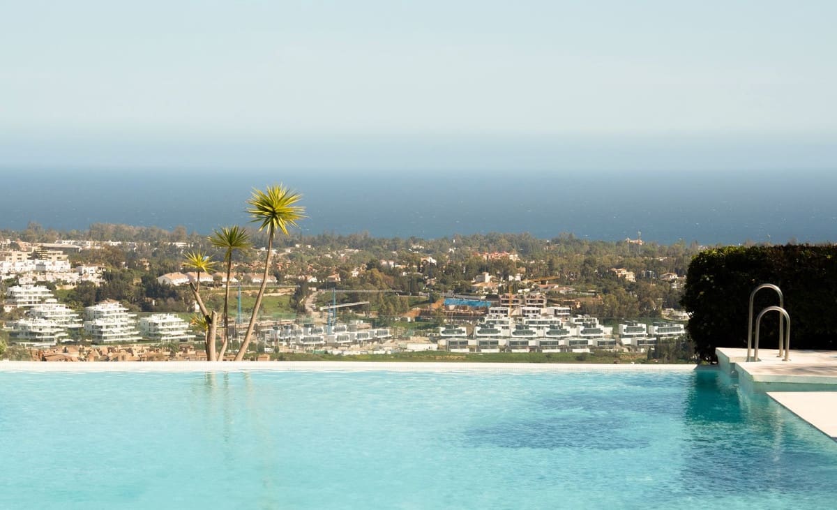 3 chambre Appartement à vendre à Benahavis avec piscine garage - 630 000 € (Ref: 9386395)