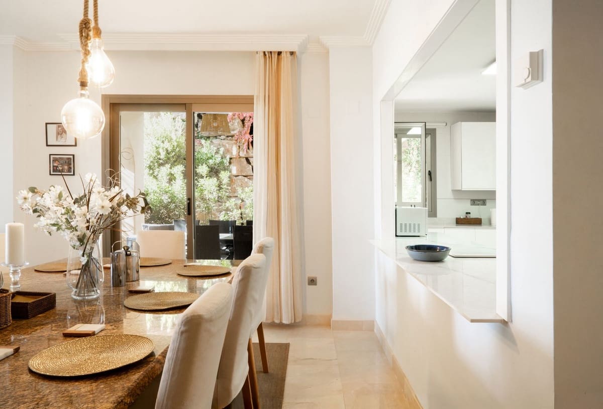 3 chambre Appartement à vendre à Benahavis avec piscine garage - 630 000 € (Ref: 9386395)