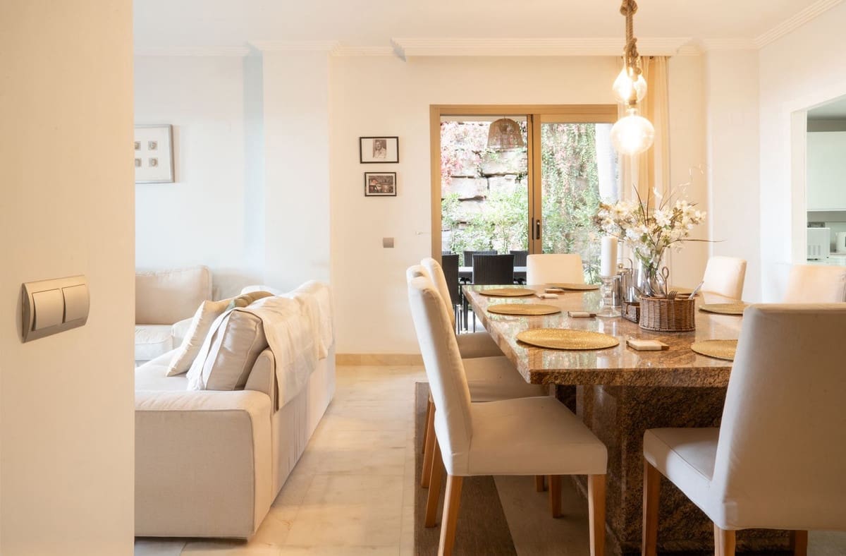 3 slaapkamer Appartement te koop in Benahavis met zwembad garage - € 630.000 (Ref: 9386395)