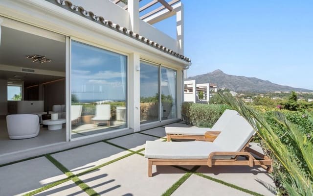 3 quarto Apartamento para venda em Nueva Andalucia, Marbella com piscina garagem - 1 250 000 € (Ref: 9395350)